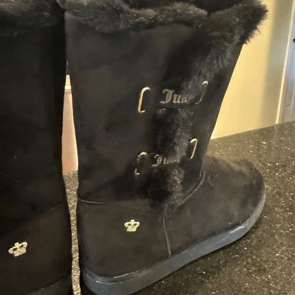 Juicy Couture Women's Faux Fur boots - Picture 3 of 7